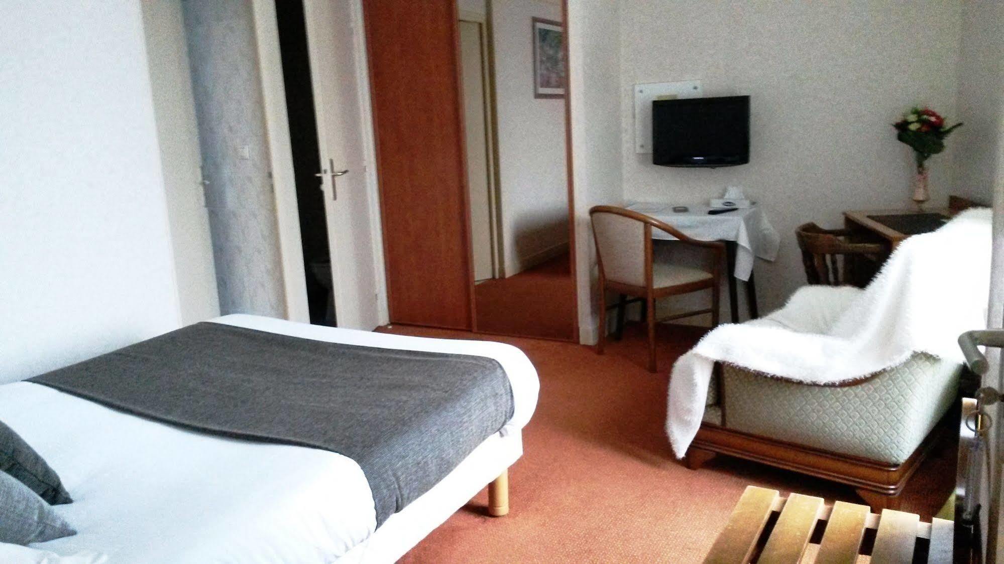 Hotel De L'Agriculture Decize Εξωτερικό φωτογραφία